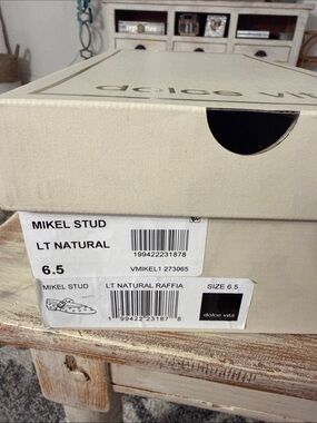 Dolce Vita Light Natural Shoe Box with Labels